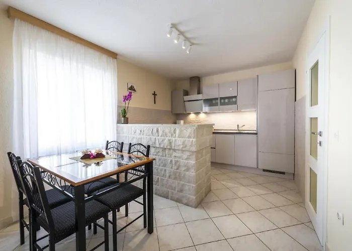 Swiss בית נופש *